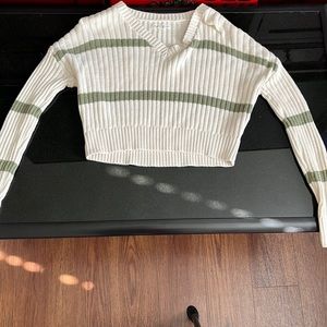 Knitted long sleeve crop top